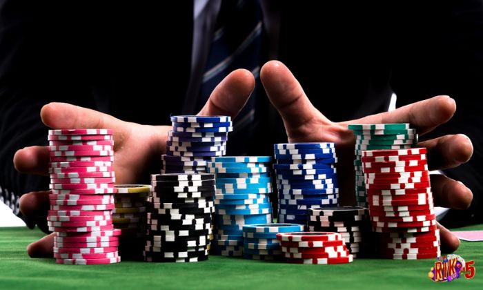 Mẹo đánh cược Texas Poker Rikvip rinh về giải thưởng lớn